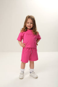 Oversized crewneck t-shirt for kids, featuring a relaxed fit and casual style